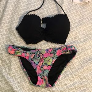 Victoria’s Secret bikini: 34C and Medium bottoms